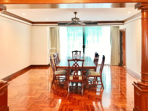 Good Price Large 3 Bed Unit // Good Location BTS Asok & MRT Sukhumvit-Raj Mansion