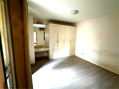 Condos for sale : (18781) Pipat Place
