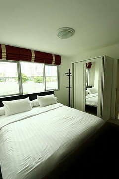 Rent CondoOne Thonglor Station Studio type - Owner