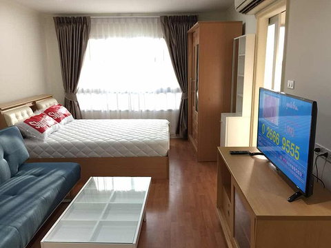 ให้เช่าคอนโดลุมพินี ราม44 31ตรม ชั้น 11 ตึกB 8000 บาท