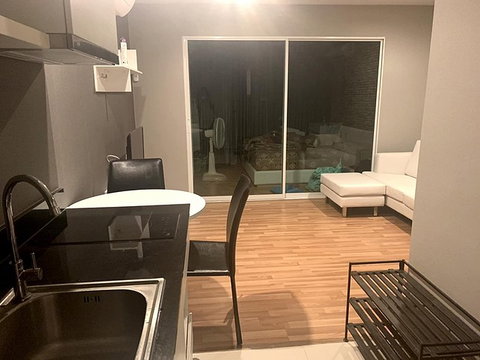 ให้เช่า We Condo เอกมัย-รามอินทรา  พร้อมอยู่ วิวสวน ( Line : @condo999 )