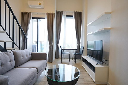 ให้เช่า Blossom Condo @ Fashion พร้อมอยู่ ห้อง Duplex + เครื่องซักผ้า ( Line : @condo999 )