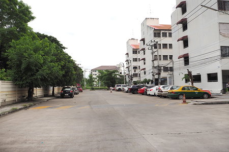 Baan Eua Ar Thorn Rungsit Klong 1