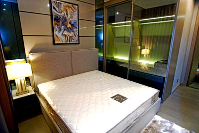 คอนโดให้เช่า : The Esse singha complex @mrt Petchaburi