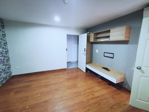 The Kump condo K เดอะกั๊ม คอนโด ตึก K อมตะนคร ชลบุรี ซอยทองหลาง ห้องแบ่งเป็นสัดส่วน ปล่อยเช่าเดือนละ 5,500บาท น่าอยู่👈