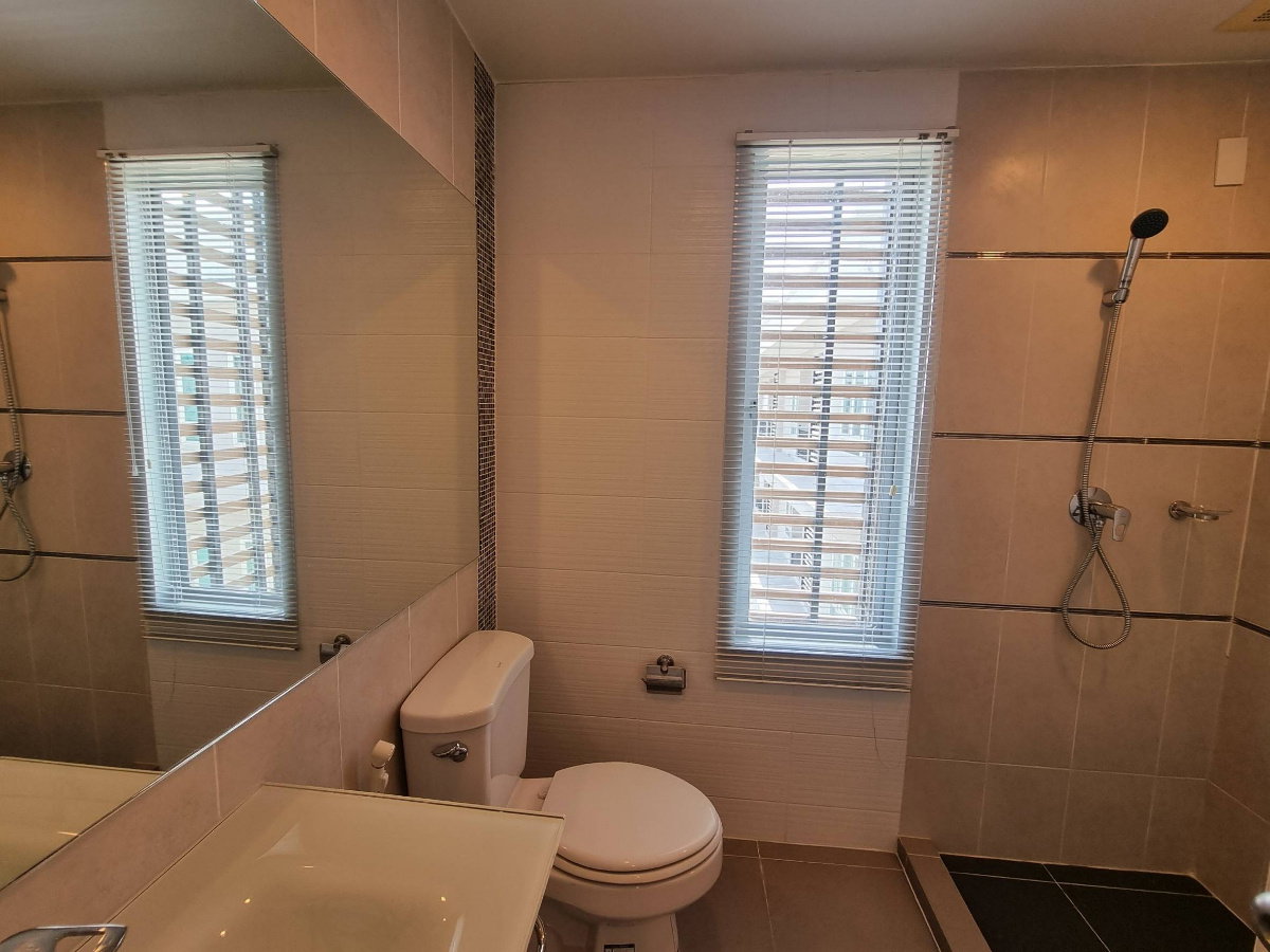 picture For rent Condo Chambers Ramintra  3 beds 2 baths 25,000 baht++++++ - 12/12