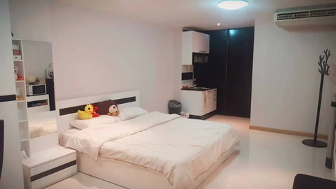P-107375 — ขายคอนโดพร้อมผู้เช่า Ratchada City Condo รัชดา ใกล้ MRT สุทธิสาร ชั้น 9 ห้องสตูดิโอ เฟอร์ครบ แอร์ใหม่ 085-592-2897 Line: @easythaihome