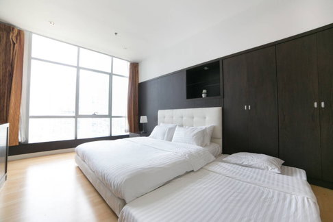 P-107791 Condo for sell Baan Sathorn Chaopraya fully furnished.  Line Id: @easythaihome 085-592-2897