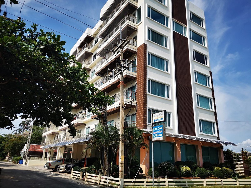 ขายวรัญญา เอ็กซํเซ็คคิวทิฟ คอนโดมิเนียม ตกแต่งพร้อม 1 ห้องนอน 1 ห้องน้ำ เห็นทะเลริมหาดแสงจันทร์ .