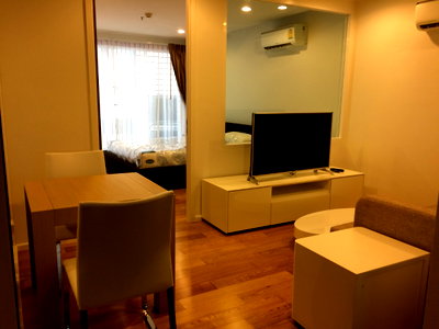 คอนโดให้เช่า : ว่างพร้อมอยู่! 15 Sukhumvit Residence. 1นอน 45ตร.ม. Line id: @pfagent