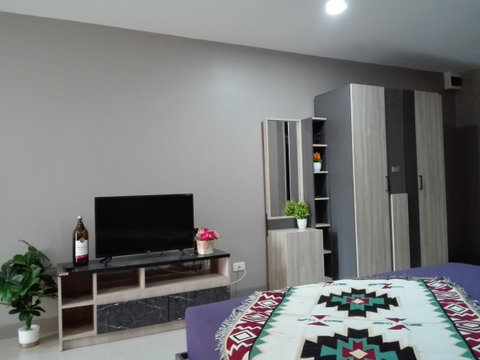 รีเจ้น รัชดา19 mrt รัชดา 32 ตรม รีโนเวทใหม่ เฟอใหม่  เช่า  7500 บาท สนใจ 085 8476828 