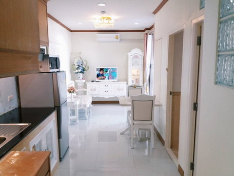 Condo for Rent Pathumwan Resort 2bed 1bath 49sqm. Fully Furnished Line ID: @ppagent
