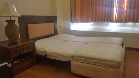 P-88235 — ขายคอนโดห้องใหญ่ 109 ตร.ม. วิวสระ ใกล้ทางด่วนบางนา - Country Complex ราคา 3.95 ล้านบาท โทร 085-592-2897 Line: @easythaihome