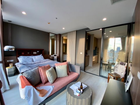 ว่างพร้อมอยู่! Noble Ploenchit. 1นอน 46ตร.ม. Line id: @pfagent