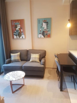 for rent The Esse Asoke. 1bed 37sqm. Line id: @pfagent