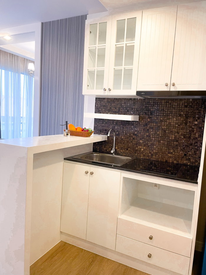 picture Sale!! The blu x condo building A , Seaview - 6/13