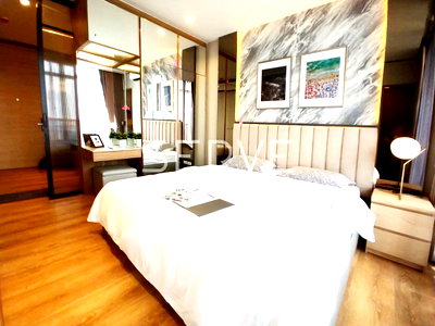 Condos for sale : 🔥2 Beds 2 Baths Combine Unit Nice Decorate Super High Fl. 30+ Good Location BTS Phrom Phong at Park 24 Condo / For Sale