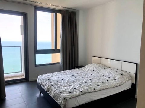 For rent Northpoint Pattaya 2 bed fully furnsihed ready to move in, Hight floor (S03-1028)