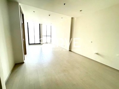 Condos for sale : Corner unit 2 Beds 1 Bath High Fl. 15+ East side Perfect Location BTS Phloen Chit at Noble Ploenchit Condo / Condo For Sale