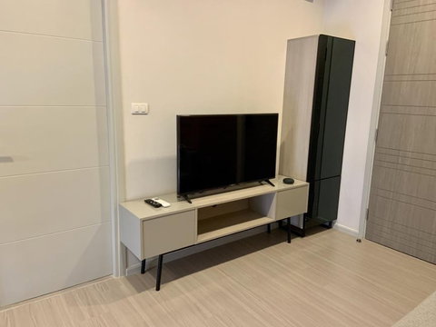 P-121569 Condo for sell Quintara Treehaus Sukhumvit 42 fully furnished. Line Id: @easythaihome 085-592-2897