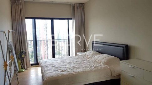 Nice 1 Bed with Bathtub fully furnished on High Floor good location @BTS Ekkamai / Condo For Rent