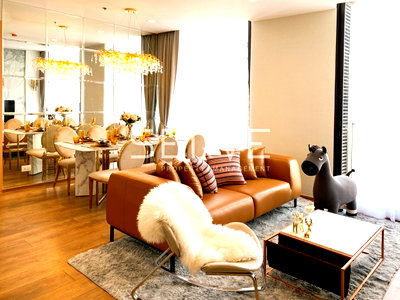 Condos for sale : 🔥19 MB🔥 - Beautiful & Modern Style Unit 2 Beds 2 Baths with Bathtub Good Location BTS Phrom Phong at Noble BE33 Condo / For Sale
