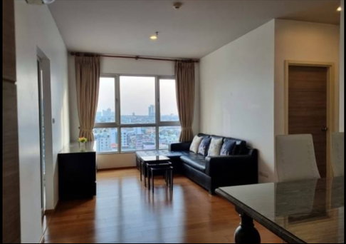 Hive Taksin. 2beds 67sqm. Line id: @pfagent