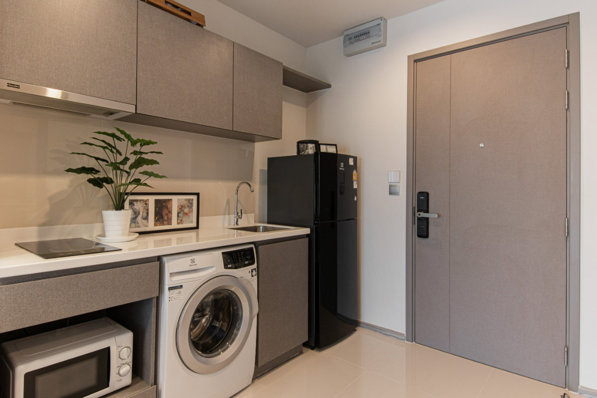 รูป ด่วน ให้เช่าคอนโด Life asoke hyde ห้องสวย พร้อมเฟอร์และเครื่องใช้ไฟฟ้า - รูปที่ 2/9