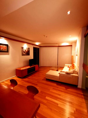 ขายคอนโด : Large 1 Bd. Unit for Rent // Close to Benjakitti  Park, MRT & BTS-The Lakes