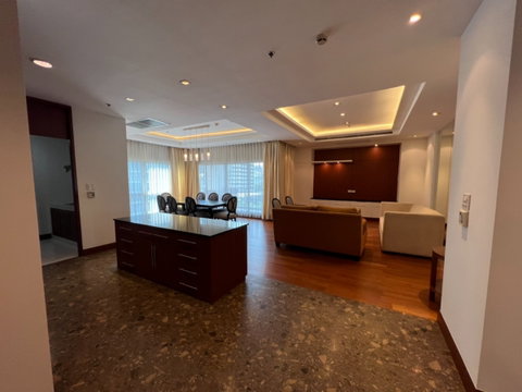 ให้เช่า Royal residence park. 3นอน 220ตร.ม. Line id: @pfagent