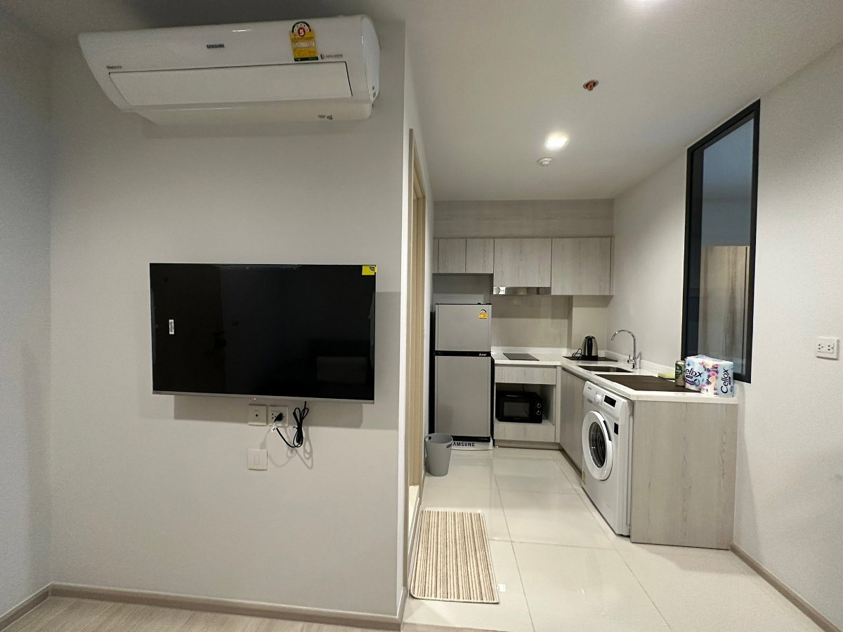 picture FOR RENT  :  Life One Wireless (BTS Ploenjit) (RT-01)   - 4/9