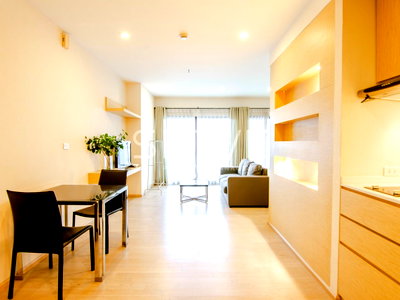 Condos for sale : Cozy & Homey Style Studio with Bathtub Perfect Location BTS Thong Lo At Condo Noble Remix / Condo For Sale