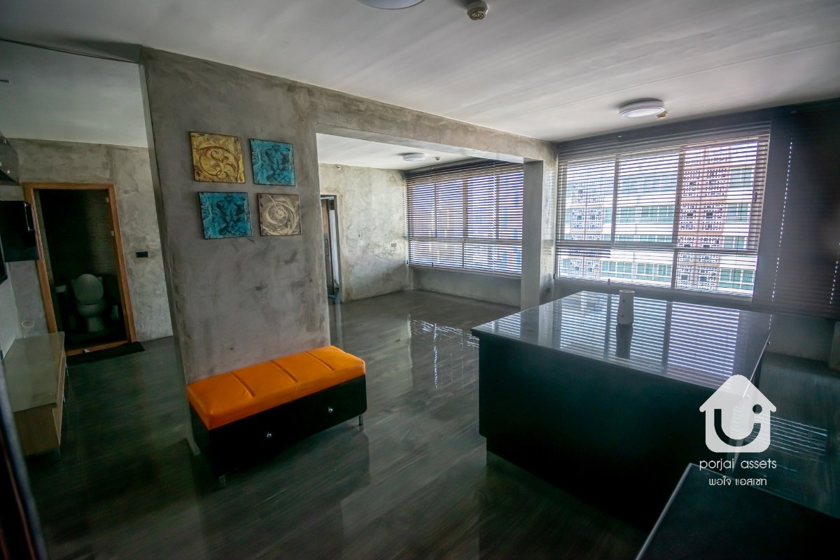 I-biza RCA, 1-Bedroom Condo near MRT Rama 9, 95.12 Sq.m. 15th Flr. Partly Furnished