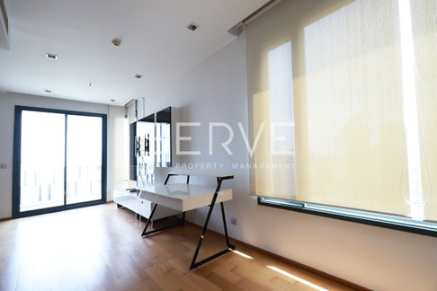 2 Beds with Bathtub Large Room High Fl. 20+ Good Location BTS Thong Lo 100 m. at Keyne By Sansiri / For Sale