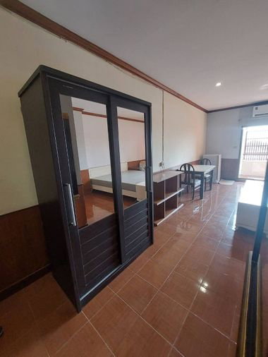 picture 7,000 baht/month studio Country Complex BTS Bang na - 3/5