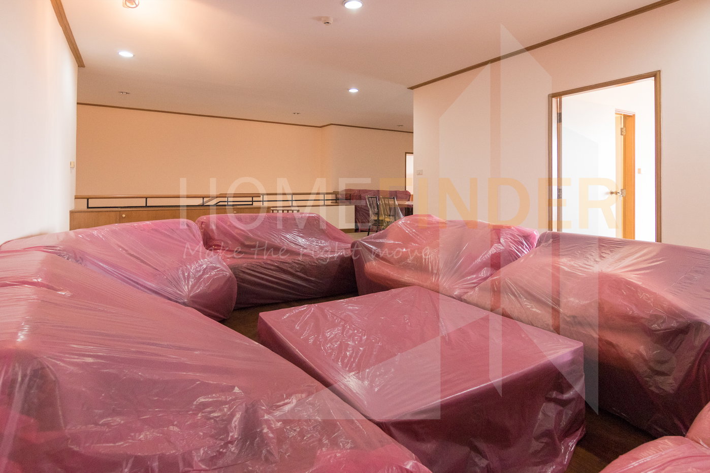 picture Baan Yen Akard Condominium 4 bedrooms, for rent - 10/17