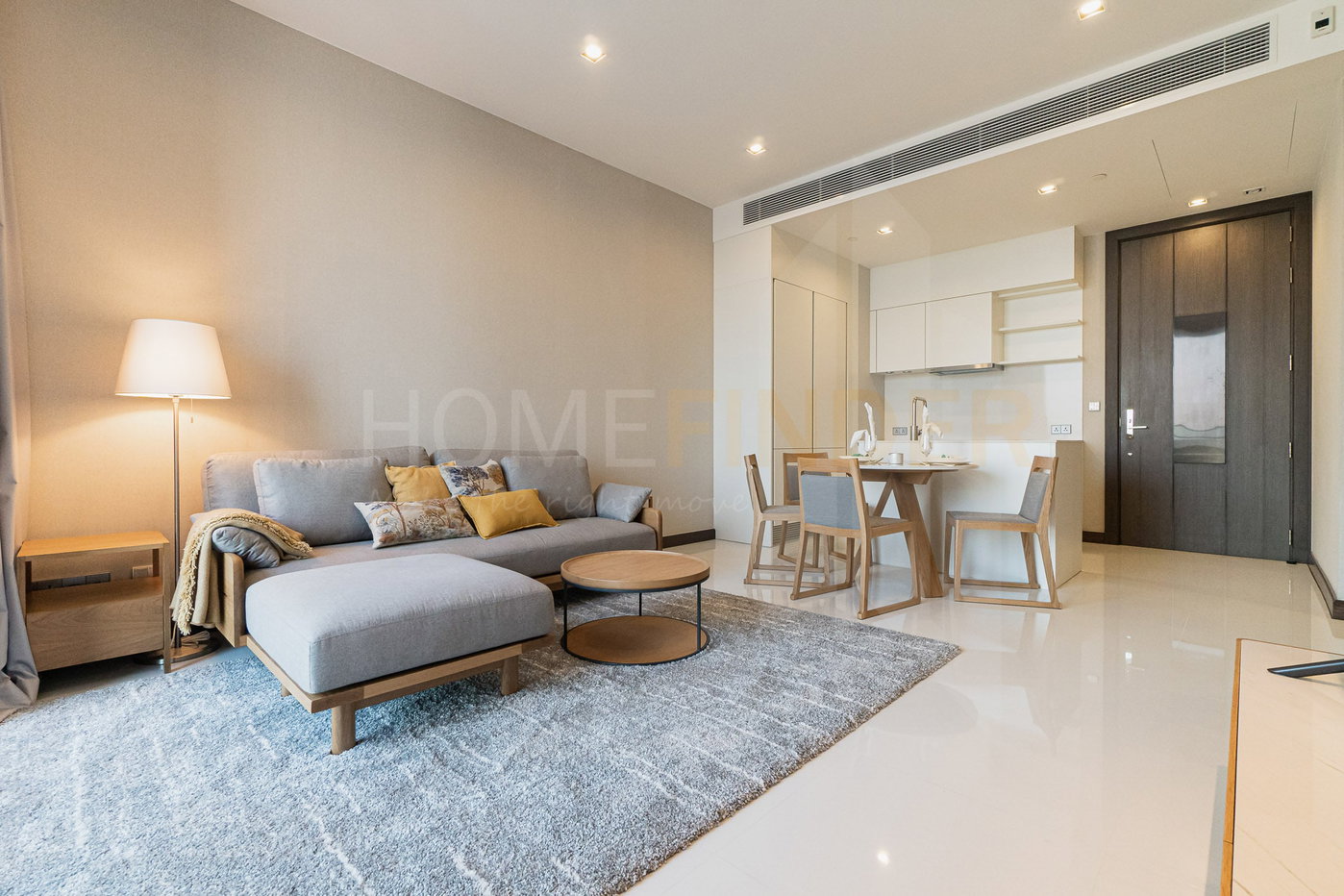 รูป Q 1 Sukhumvit 2 bedrooms, for rent - รูปที่ 2/14