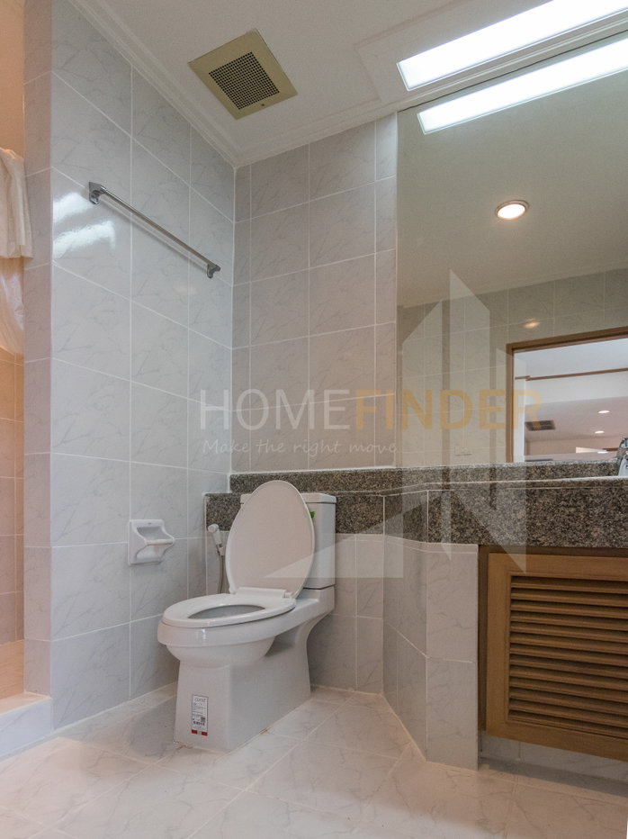 picture Baan Yen Akard Condominium 4 bedrooms, for rent - 3/17