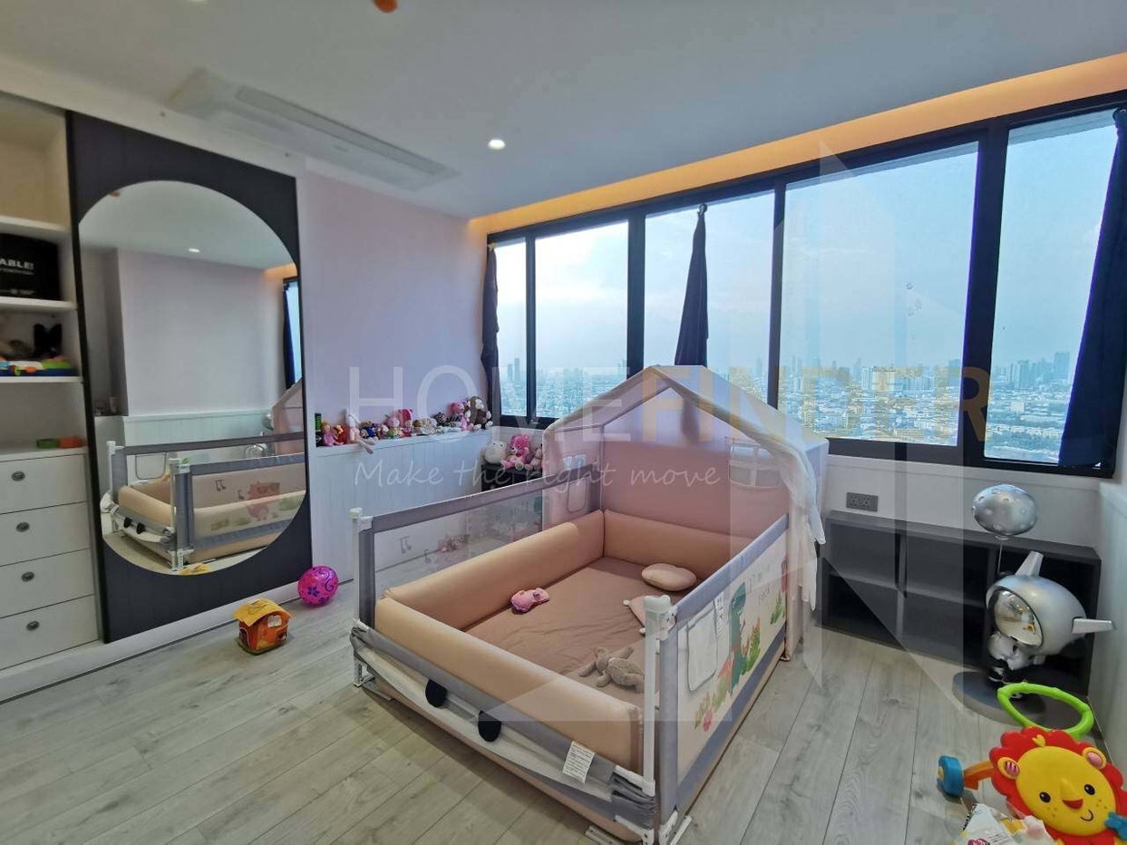 picture Royal River Place 4 bedrooms, for rent - 8/13