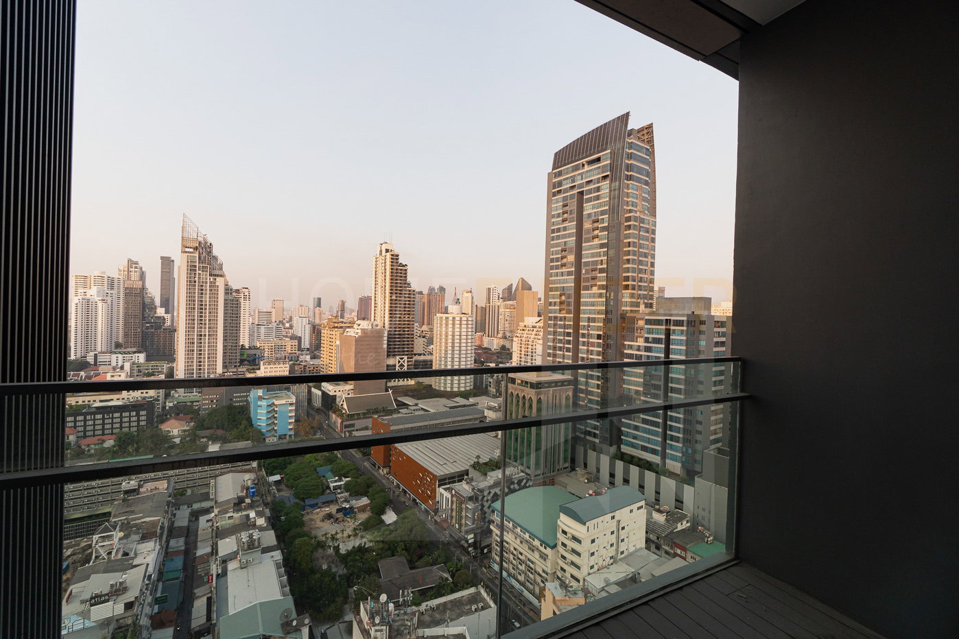 รูป Q 1 Sukhumvit 2 bedrooms, for rent - รูปที่ 13/14