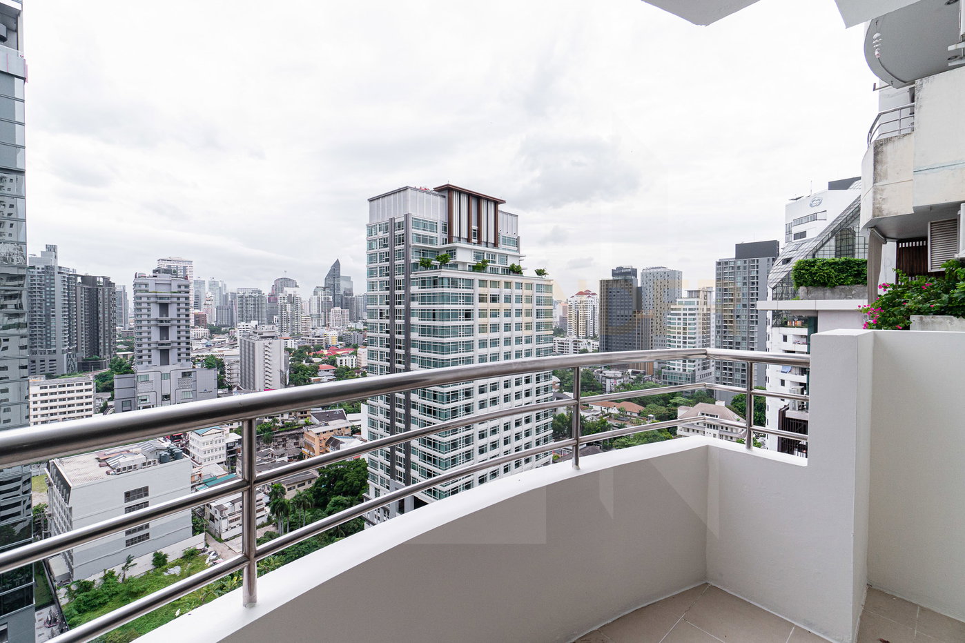 รูป Top View Tower 3 bedrooms, for rent - รูปที่ 10/11
