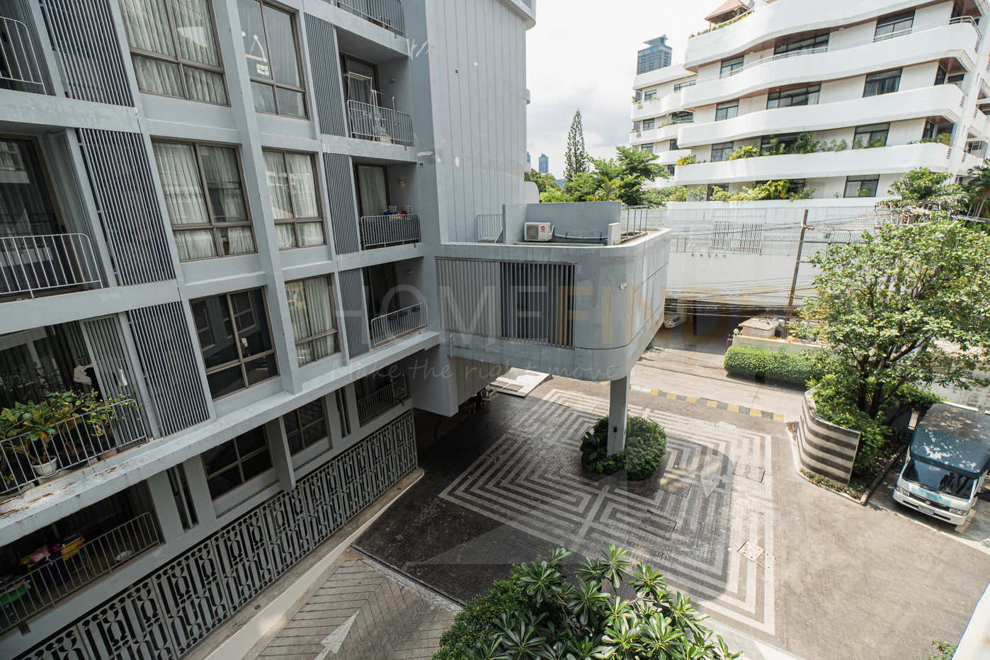picture Downtown 49 3 bedrooms, for sale - 11/19