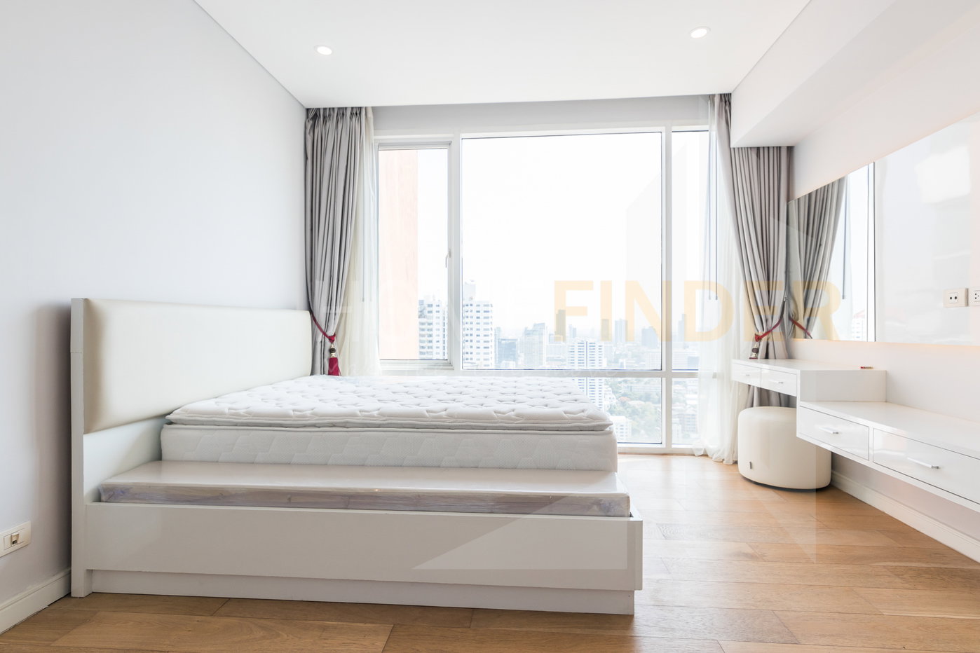 รูป Fullerton Sukhumvit 3 bedrooms, for rent - รูปที่ 18/79