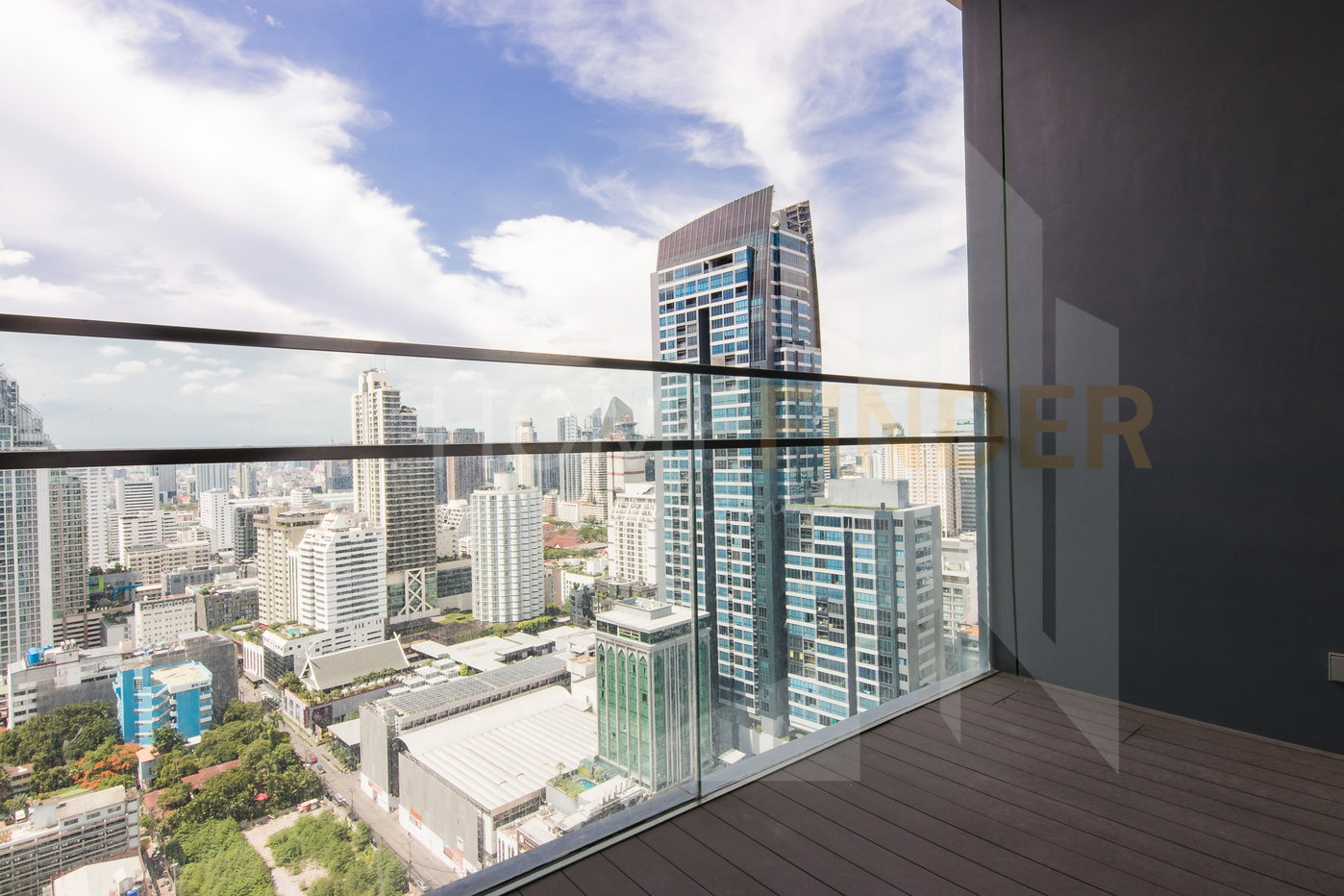 รูป Q 1 Sukhumvit 2 bedrooms, for sale - รูปที่ 22/45