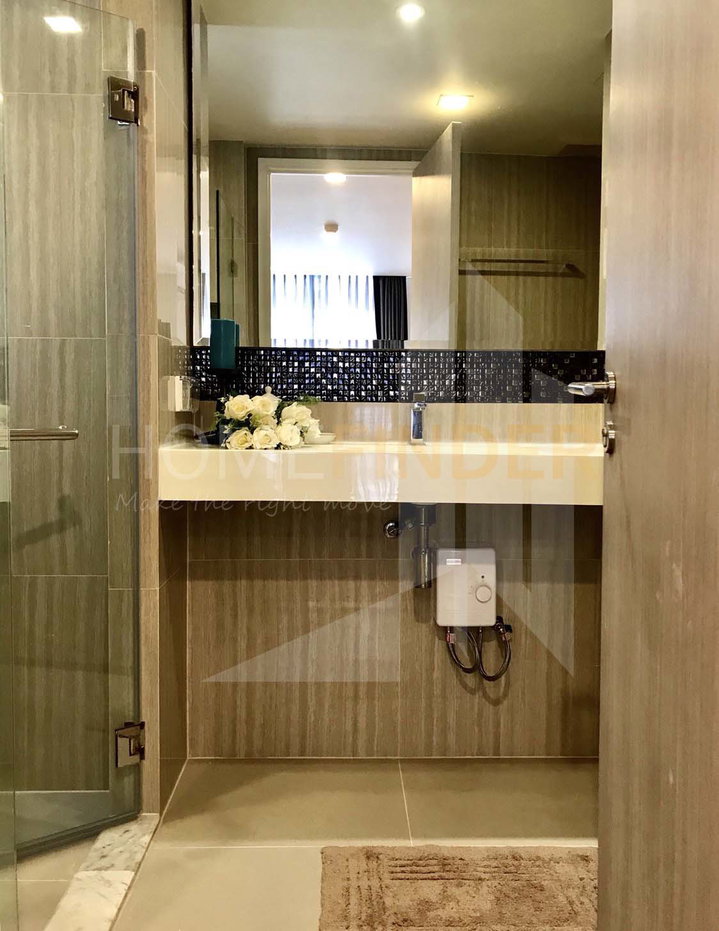 picture Downtown 49 2 bedrooms, for rent - 5/7