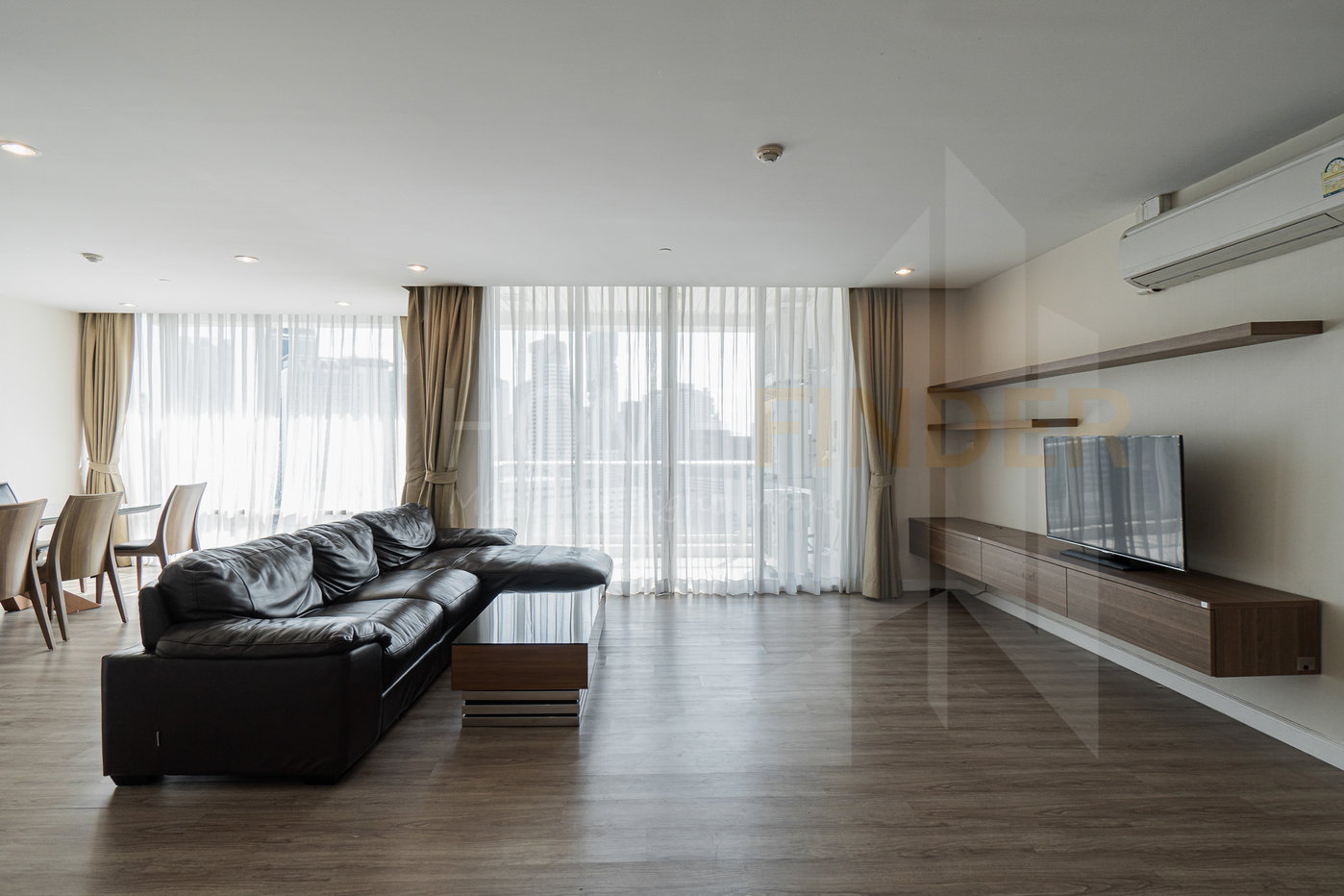 รูป Chamchuri Square Residence 4 bedrooms, for rent - รูปที่ 1/10