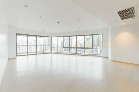 The Lakes 3 bedrooms, for rent