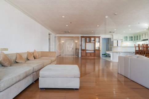 Baan Suanpetch condominium 3 bedrooms, for rent