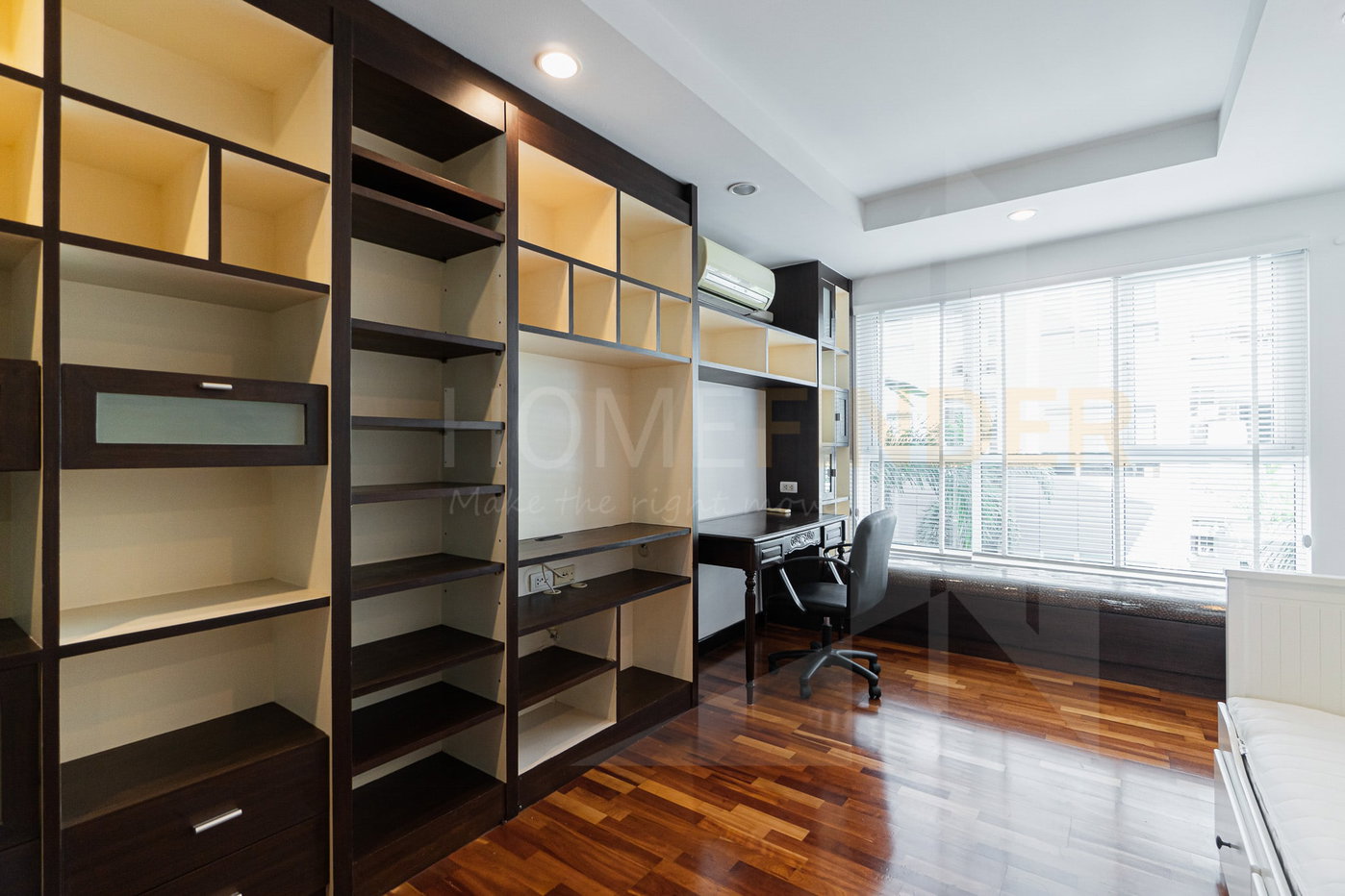 picture Avenue 61 2 bedrooms, for rent - 5/9