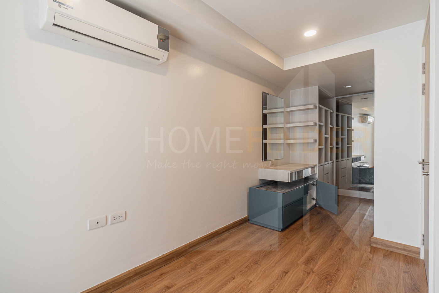 picture Downtown 49 3 bedrooms, for sale - 6/19